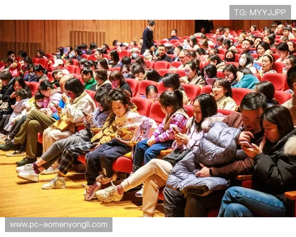 百老汇官网香港演出现场体验分享带你感受现场氛围与观众互动乐趣 百老汇官网香港演出现场体验分享带你感受现场氛围与观众互动乐趣